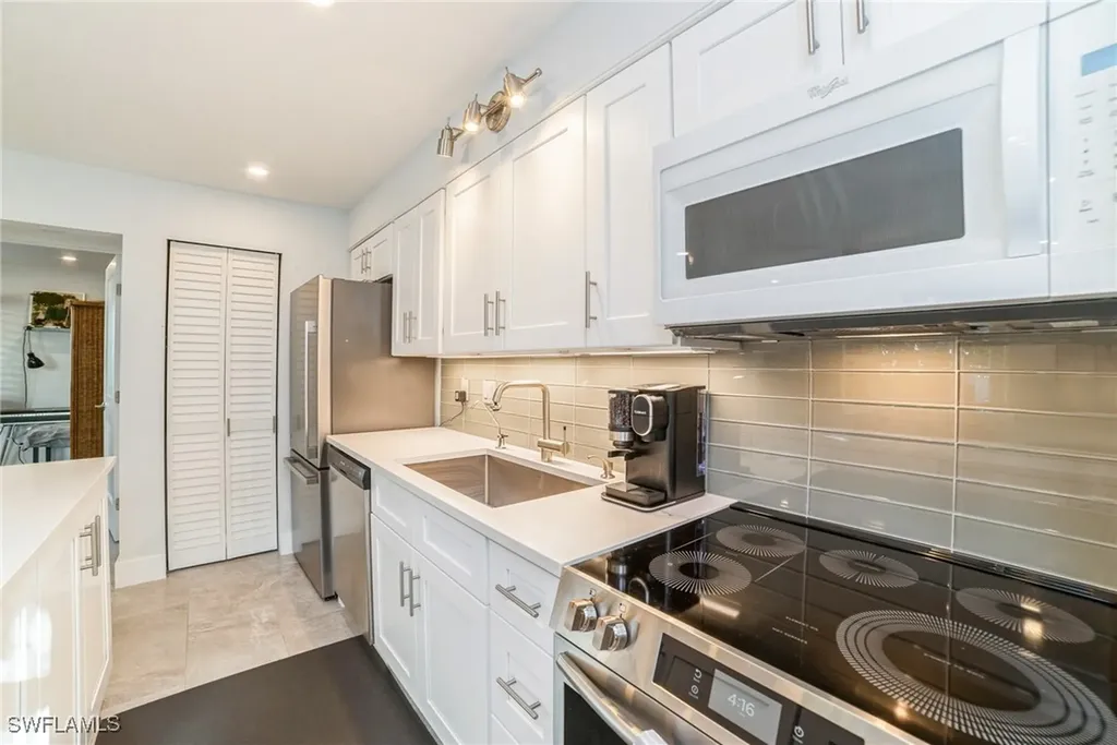 980 7th Avenue S Naples FL 34102