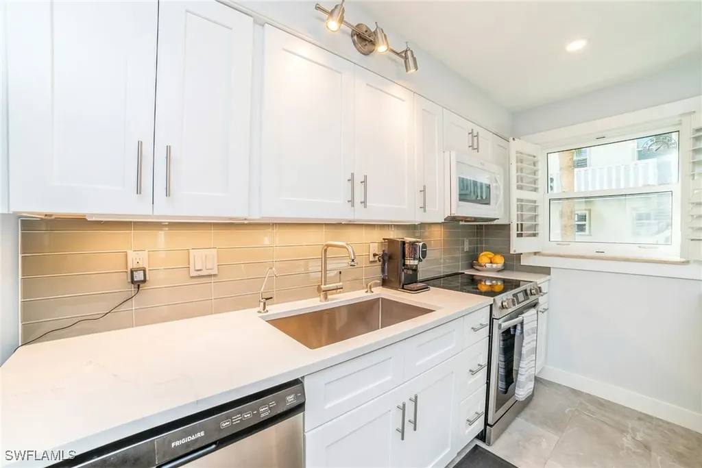 980 7th Avenue S Naples FL 34102
