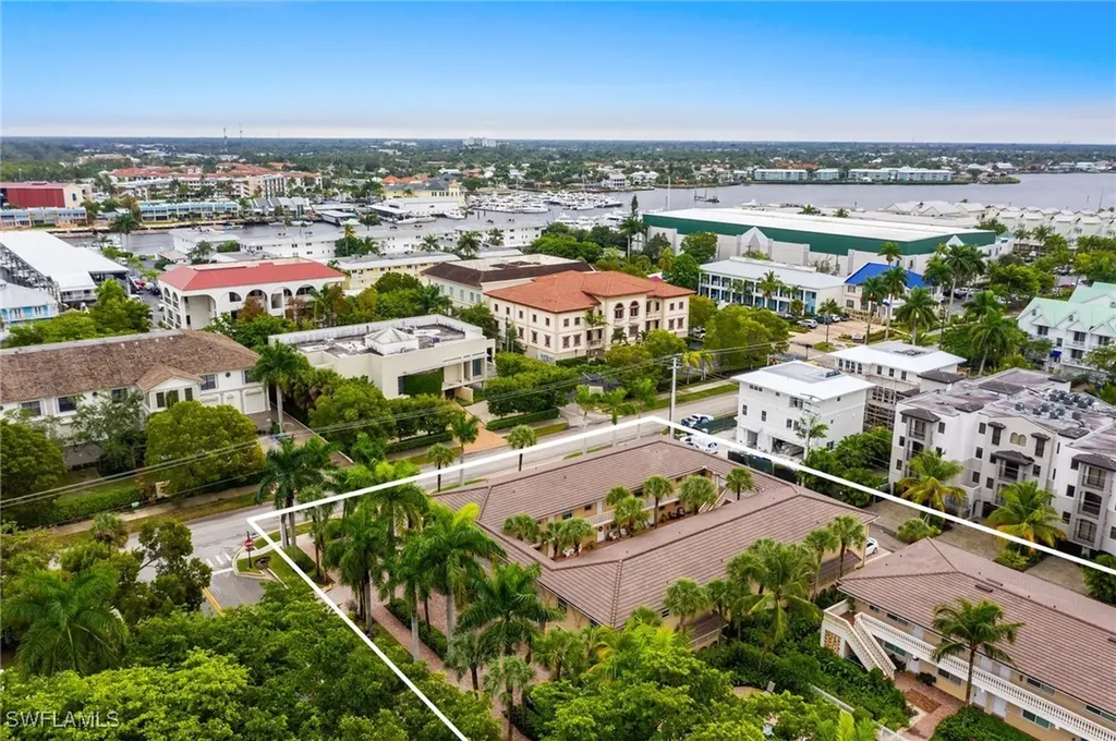 980 7th Avenue S Naples FL 34102