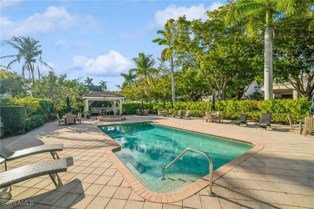 980 7th Avenue S Naples FL 34102