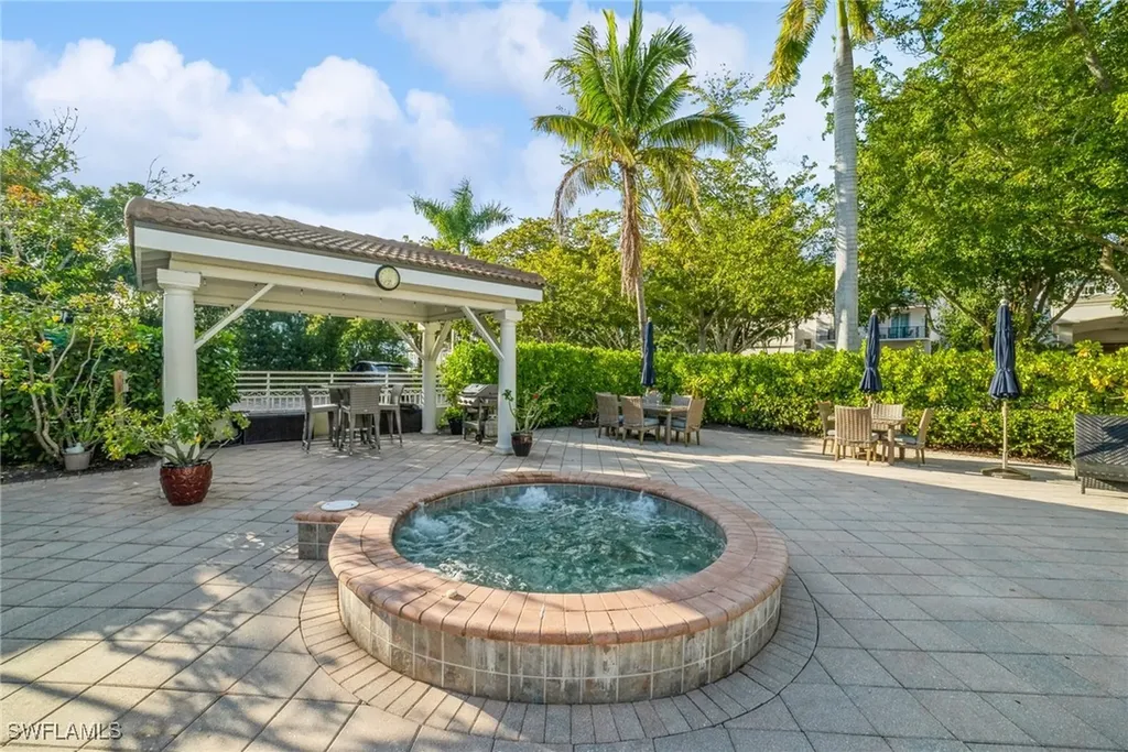980 7th Avenue S Naples FL 34102