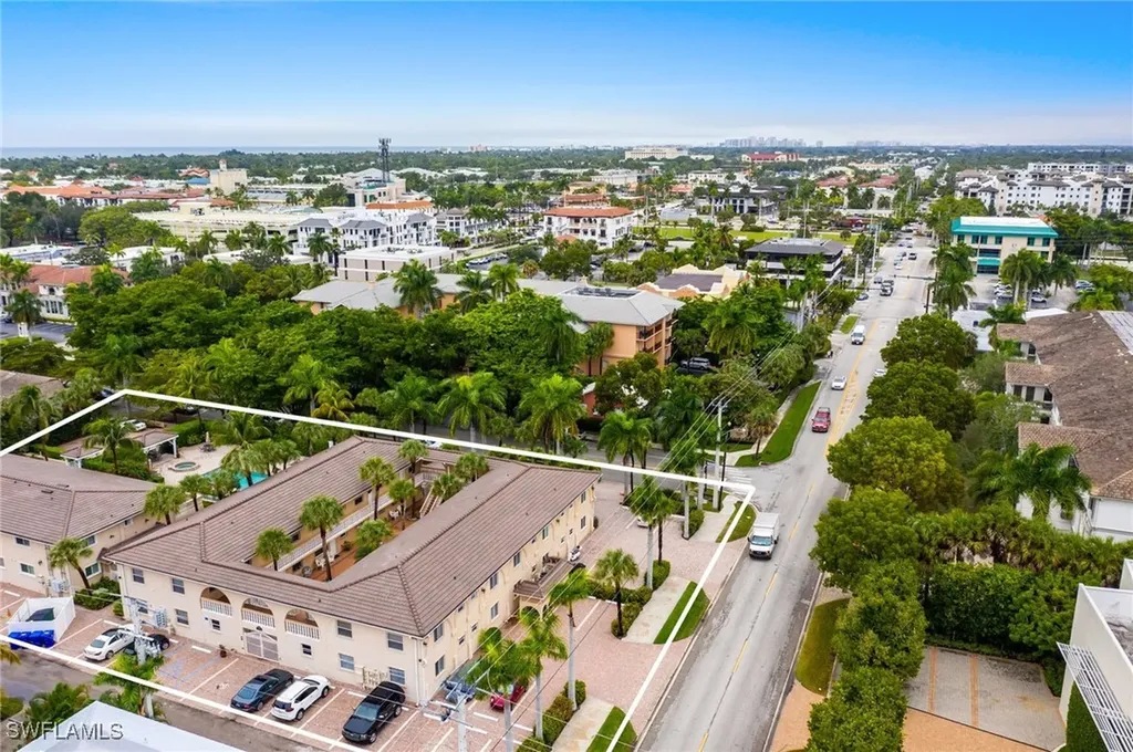 980 7th Avenue S Naples FL 34102