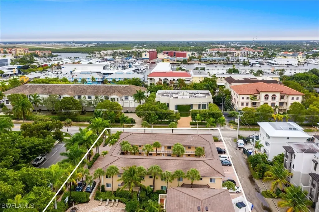 980 7th Avenue S Naples FL 34102