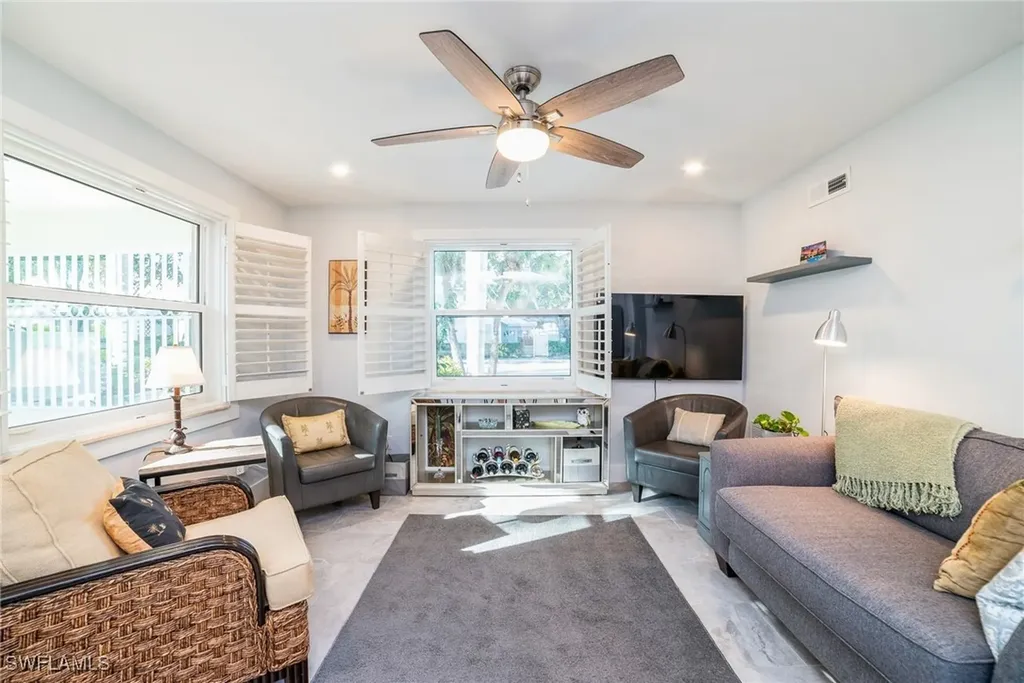 980 7th Avenue S Naples FL 34102