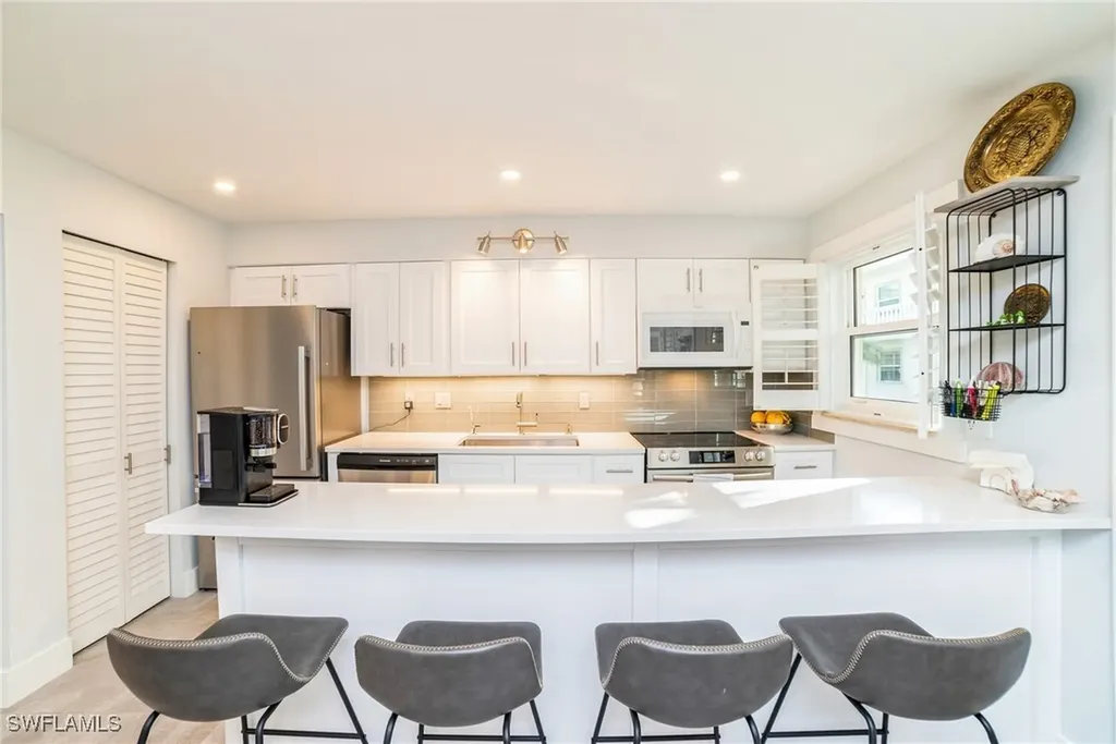 980 7th Avenue S Naples FL 34102