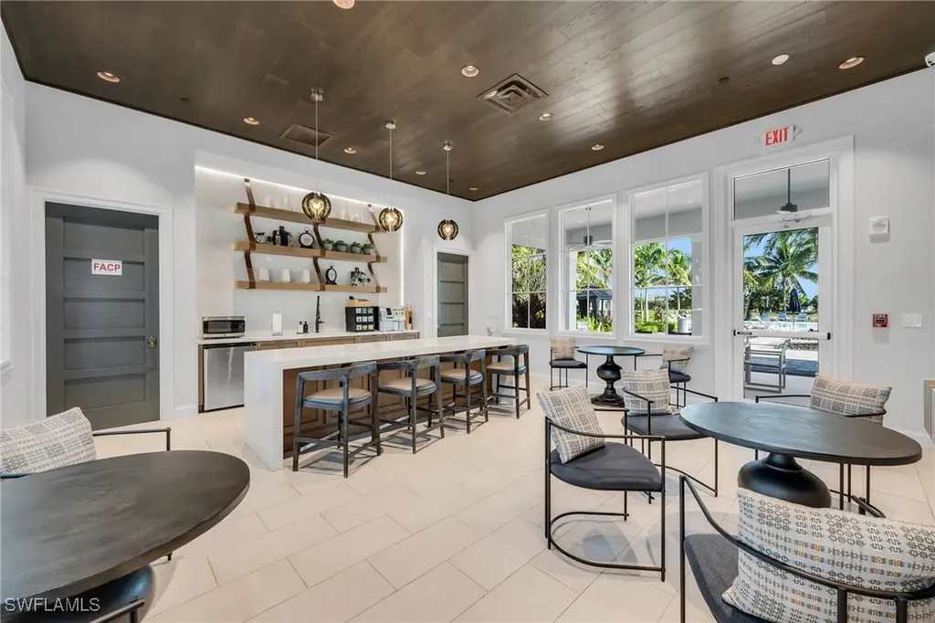 9028 Mayreau Way Naples FL 34114