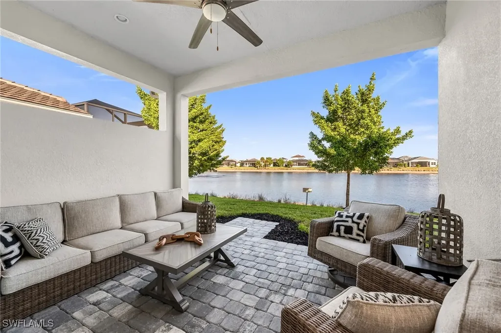 9028 Mayreau Way Naples FL 34114