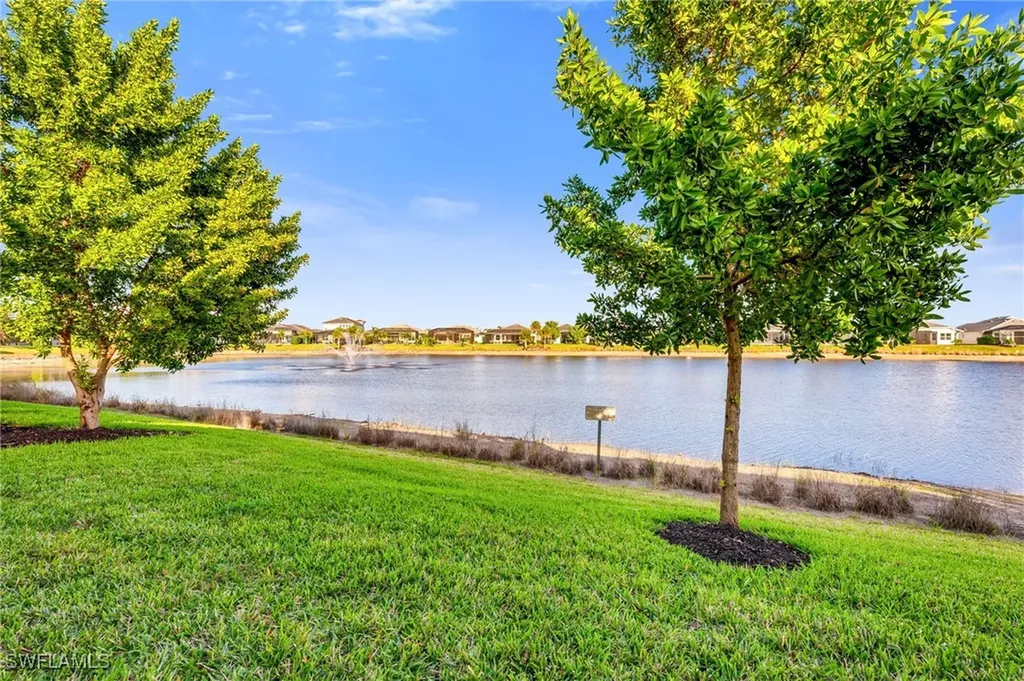 9028 Mayreau Way Naples FL 34114