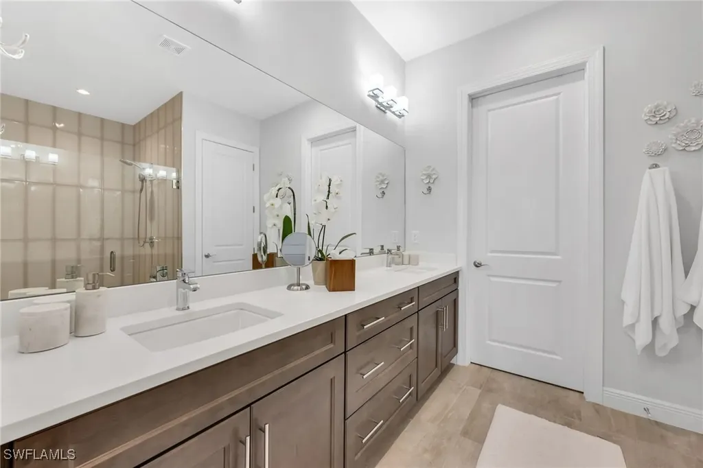 9028 Mayreau Way Naples FL 34114