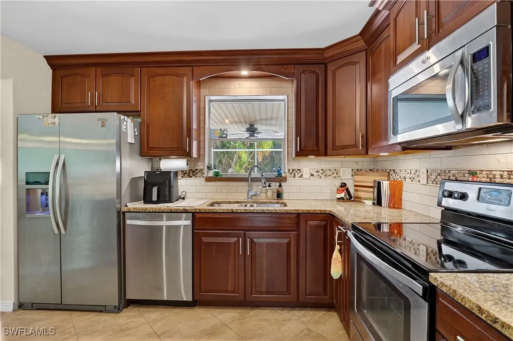 2741 Mcgregor Boulevard Fort Myers FL 33901