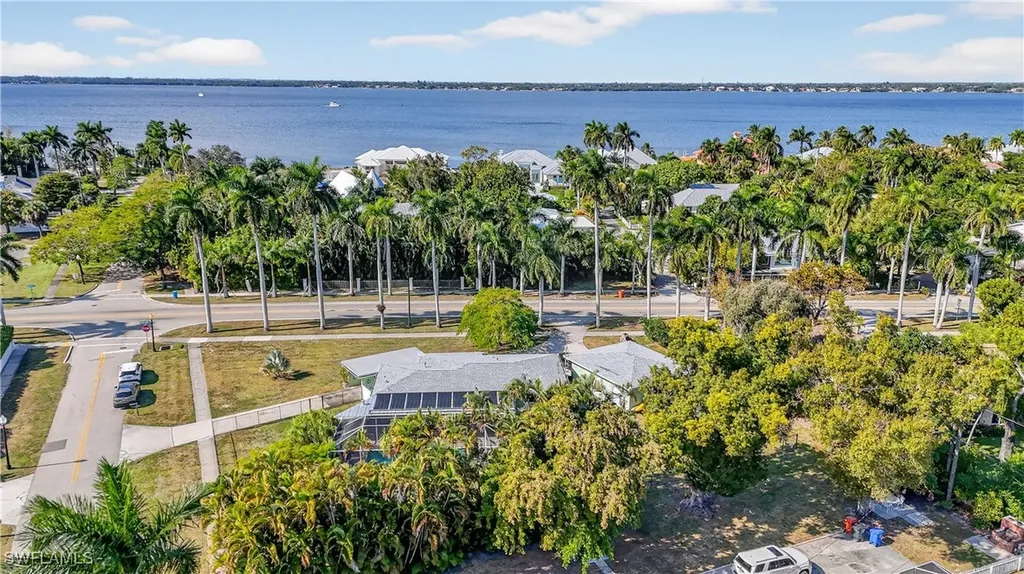 2741 Mcgregor Boulevard Fort Myers FL 33901