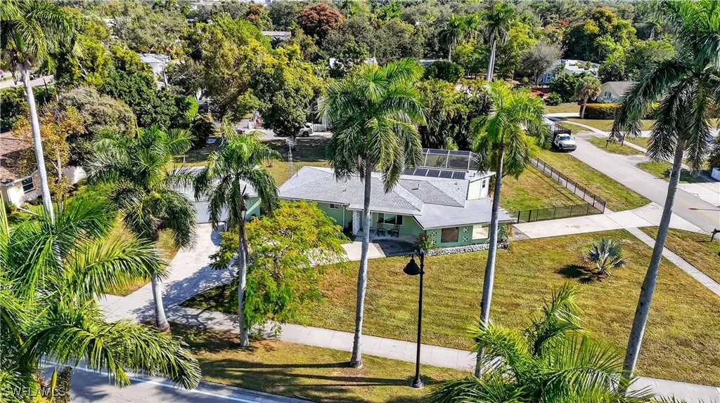 2741 Mcgregor Boulevard Fort Myers FL 33901