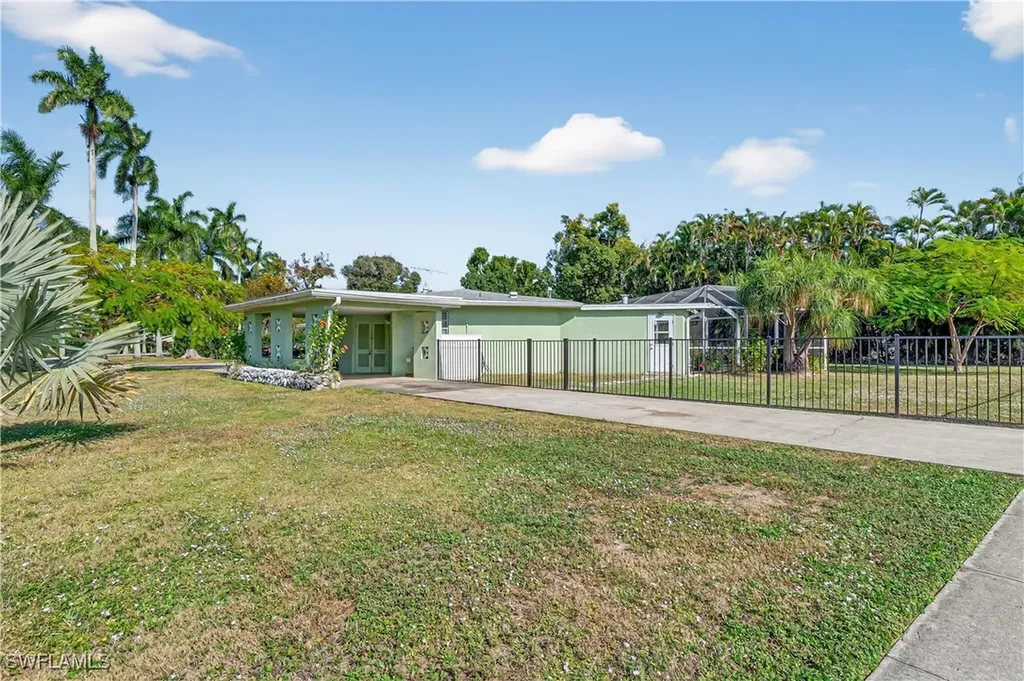 2741 Mcgregor Boulevard Fort Myers FL 33901