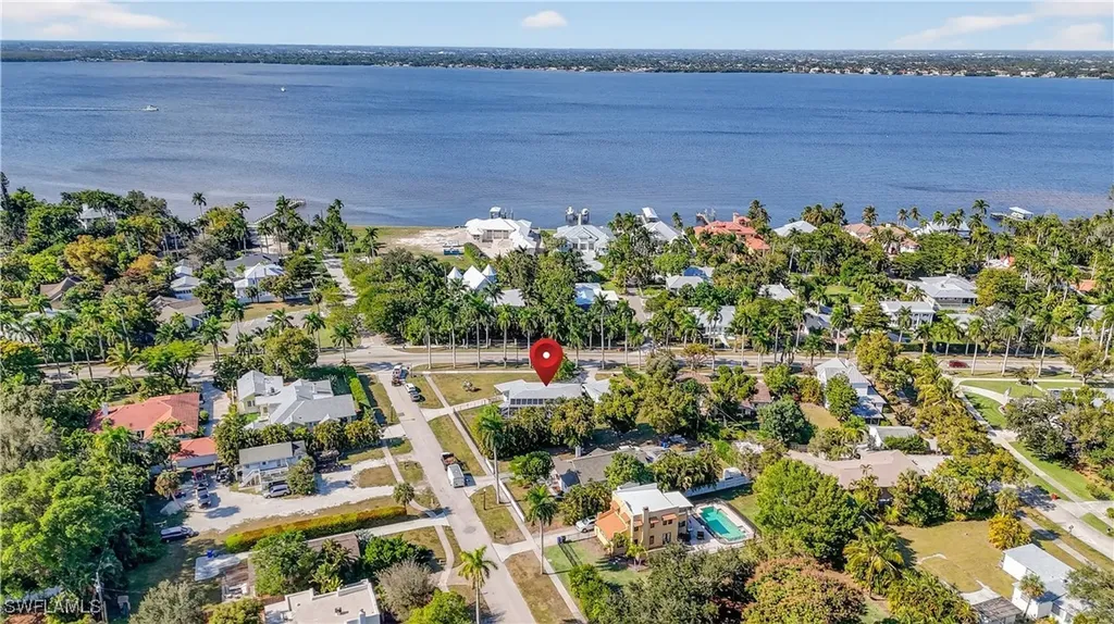 2741 Mcgregor Boulevard Fort Myers FL 33901