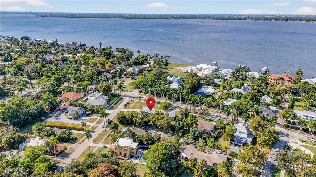 2741 Mcgregor Boulevard Fort Myers FL 33901
