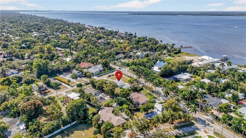 2741 Mcgregor Boulevard Fort Myers FL 33901