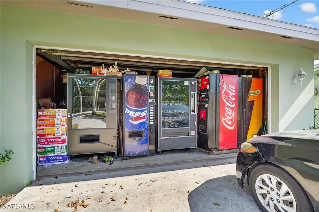 2741 Mcgregor Boulevard Fort Myers FL 33901