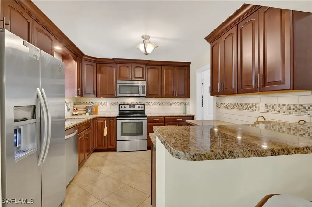 2741 Mcgregor Boulevard Fort Myers FL 33901