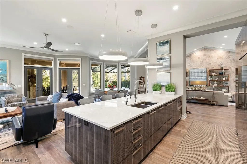 927 Barcarmil Way Naples FL 34110