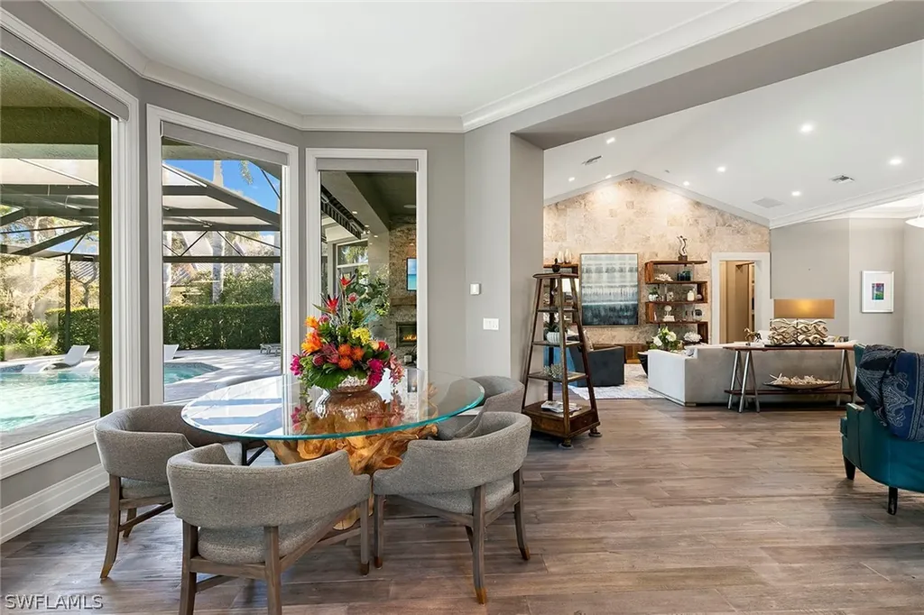 927 Barcarmil Way Naples FL 34110