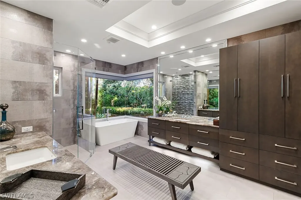 927 Barcarmil Way Naples FL 34110