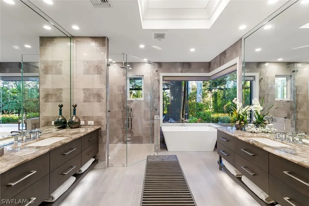 927 Barcarmil Way Naples FL 34110