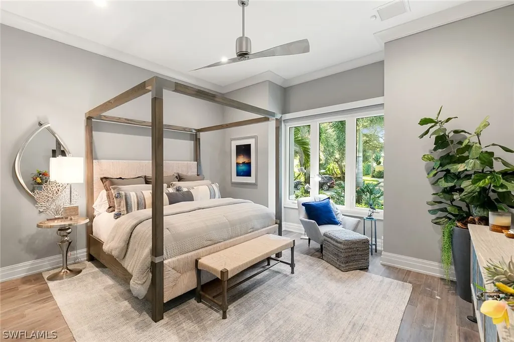 927 Barcarmil Way Naples FL 34110