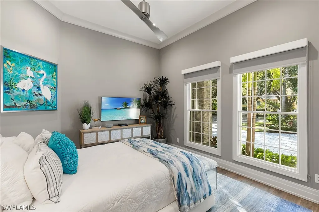 927 Barcarmil Way Naples FL 34110