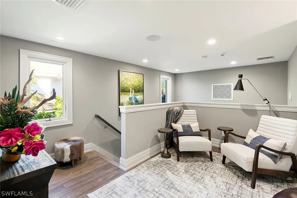 927 Barcarmil Way Naples FL 34110