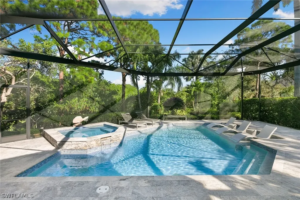 927 Barcarmil Way Naples FL 34110
