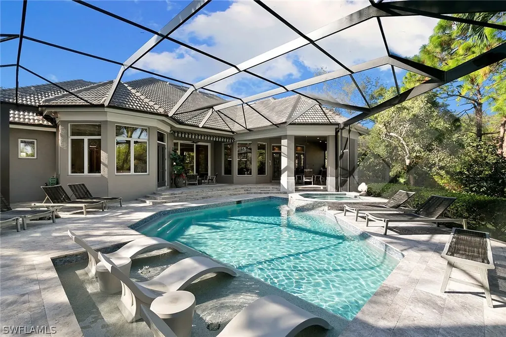 927 Barcarmil Way Naples FL 34110