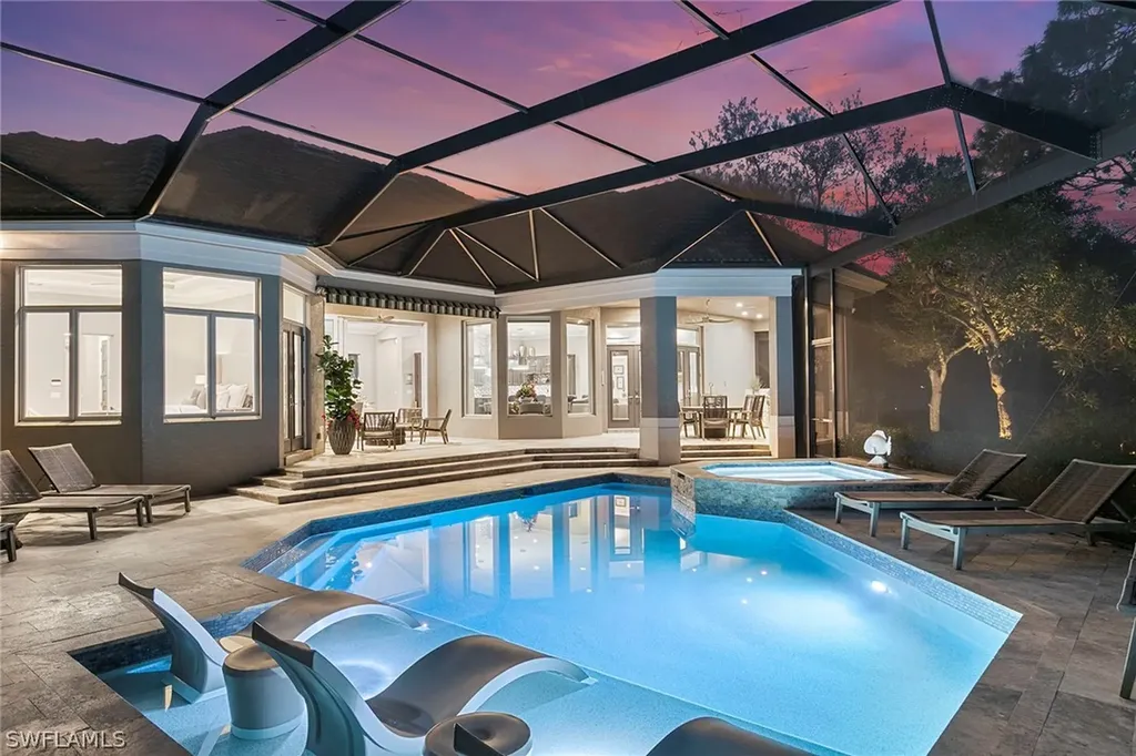 927 Barcarmil Way Naples FL 34110