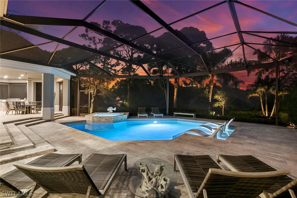 927 Barcarmil Way Naples FL 34110