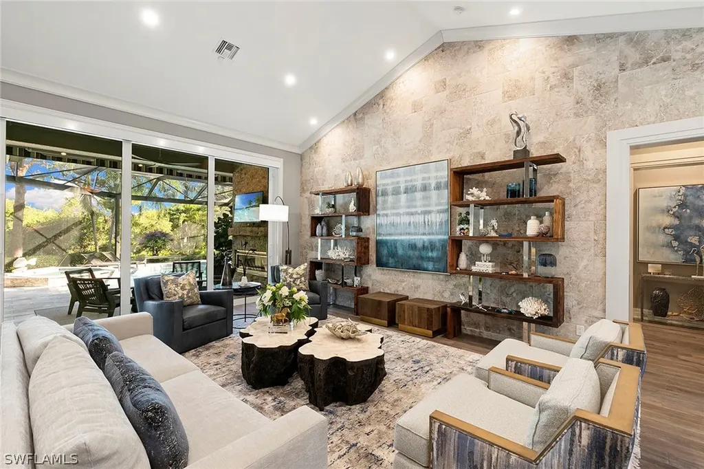 927 Barcarmil Way Naples FL 34110