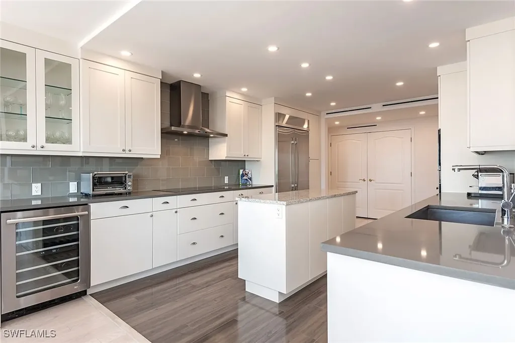 4451 Gulf Shore Boulevard N Naples FL 34103