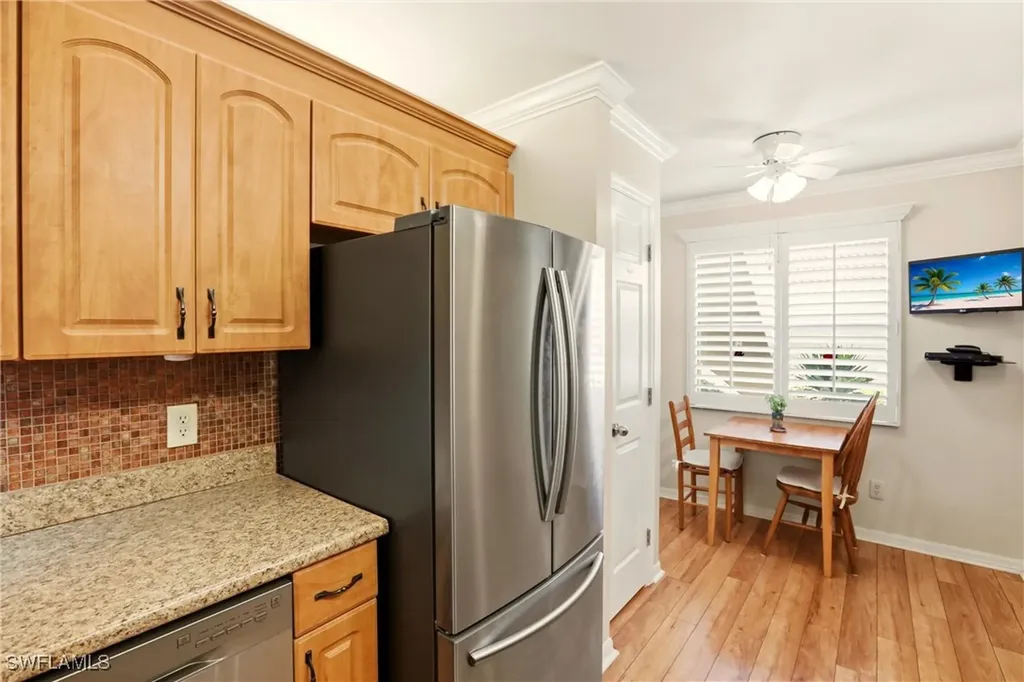 289 Robin Hood Circle Naples FL 34104