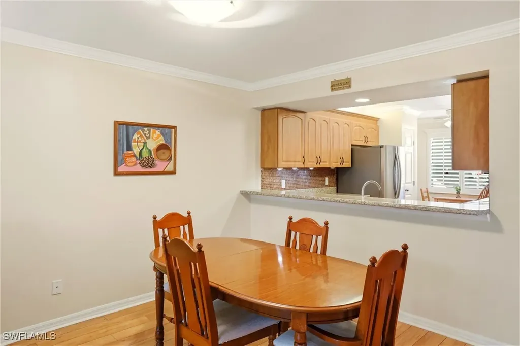 289 Robin Hood Circle Naples FL 34104