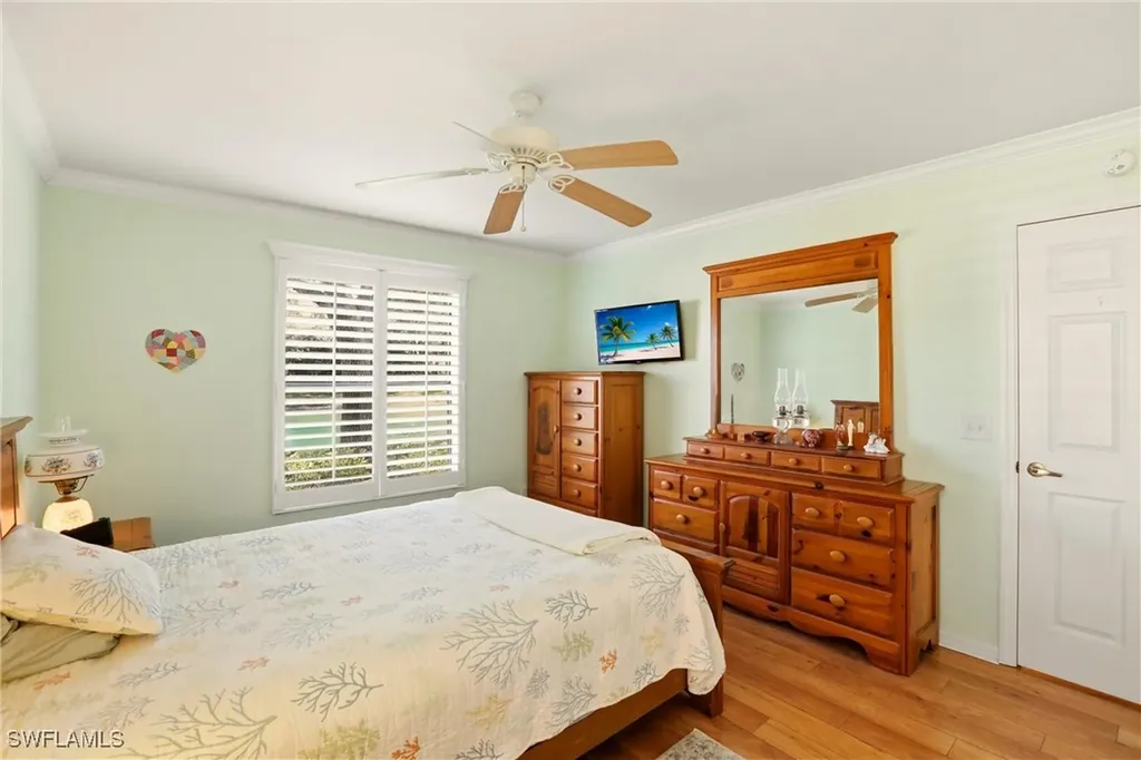 289 Robin Hood Circle Naples FL 34104