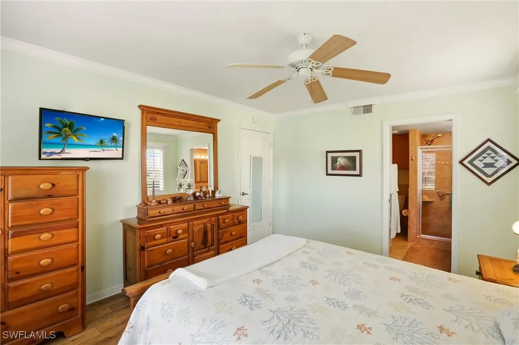 289 Robin Hood Circle Naples FL 34104