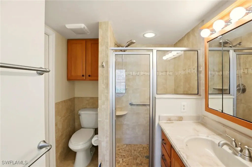 289 Robin Hood Circle Naples FL 34104