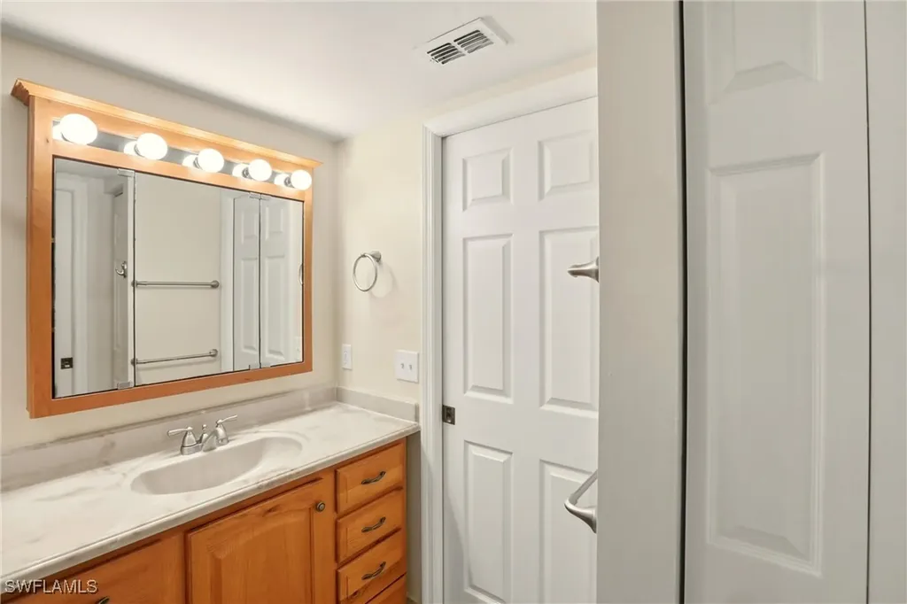 289 Robin Hood Circle Naples FL 34104
