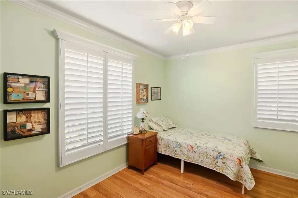 289 Robin Hood Circle Naples FL 34104