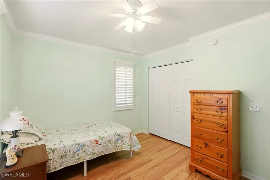 289 Robin Hood Circle Naples FL 34104