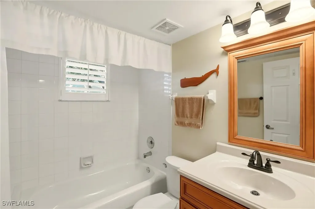 289 Robin Hood Circle Naples FL 34104