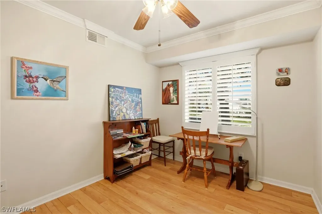 289 Robin Hood Circle Naples FL 34104