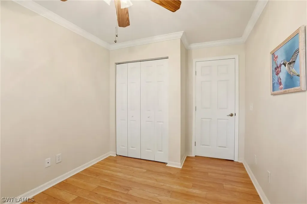 289 Robin Hood Circle Naples FL 34104