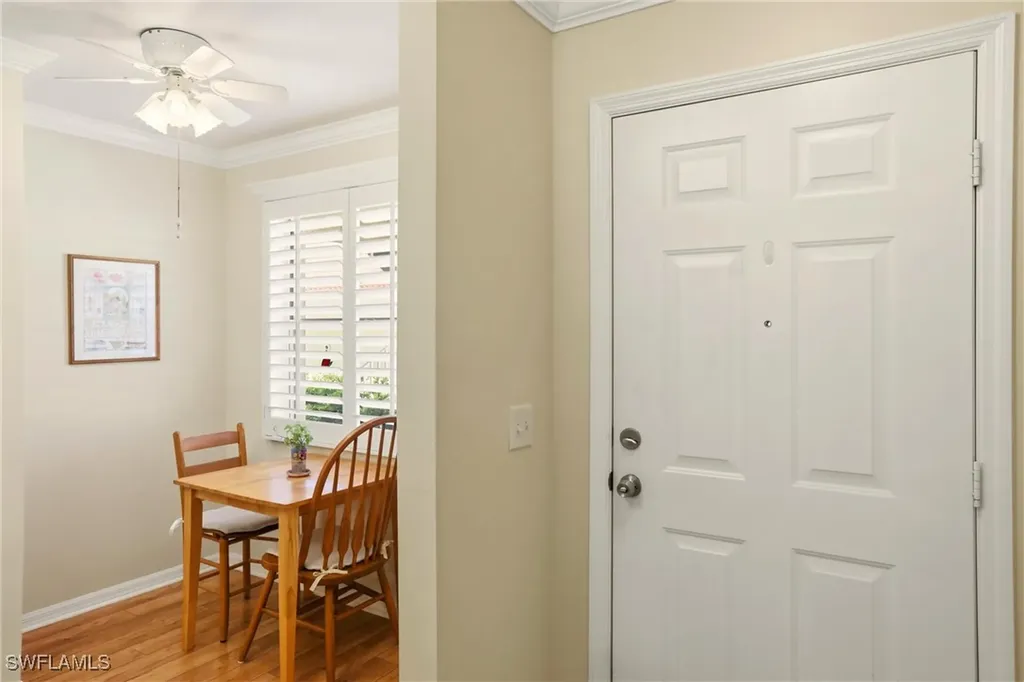 289 Robin Hood Circle Naples FL 34104