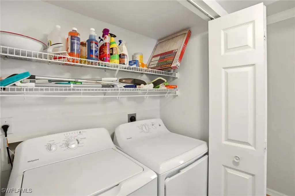 289 Robin Hood Circle Naples FL 34104