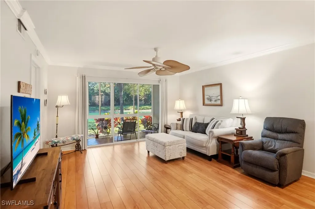 289 Robin Hood Circle Naples FL 34104