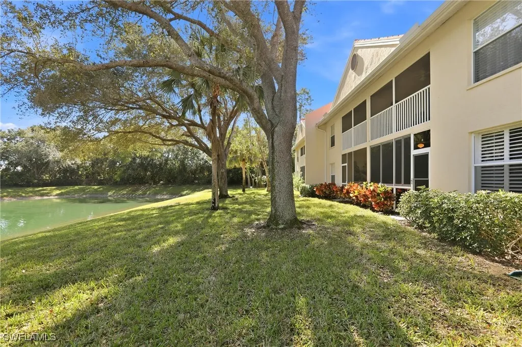 289 Robin Hood Circle Naples FL 34104